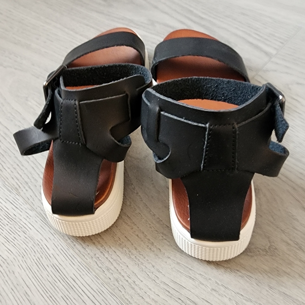 Mia sandals, 6,never worn - Picture 4 of 8